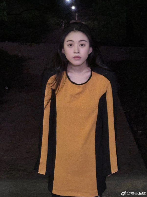 新买的显瘦裙子，要留下吗姐妹们 sourcefrom 〄FW新买的显瘦裙子，要留下吗姐妹们 sourcefrom 〄FW
