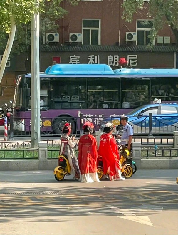via AXJue/车皇via AXJue/车皇