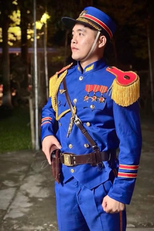 越南政府给警察制订的新制服越南政府给警察制订的新制服