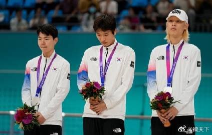 韩国选手没撞线提前庆祝丢掉冠军                                 网友