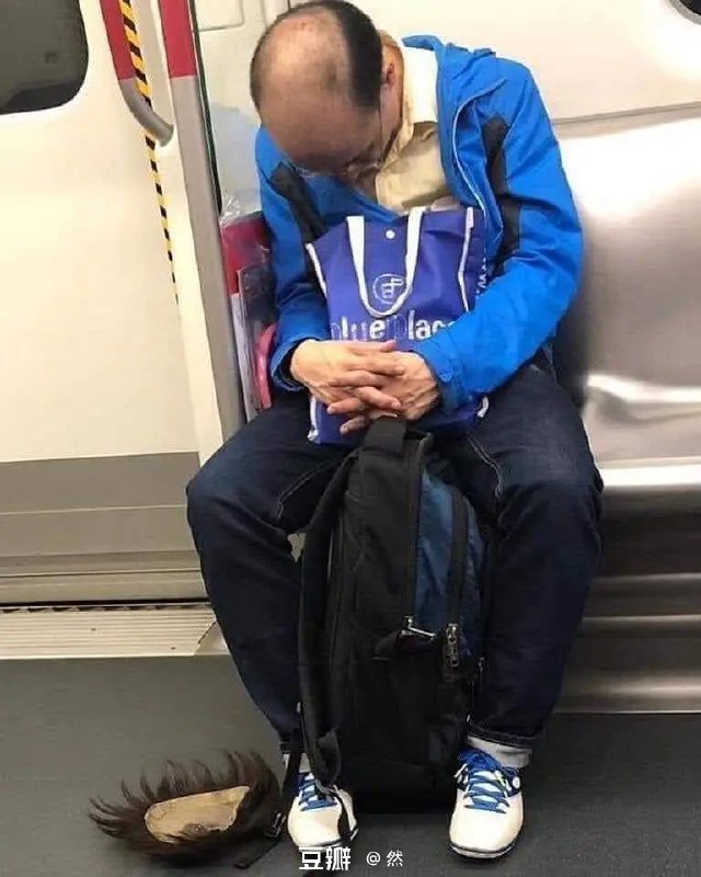怎么瓣..该怎么告诉他