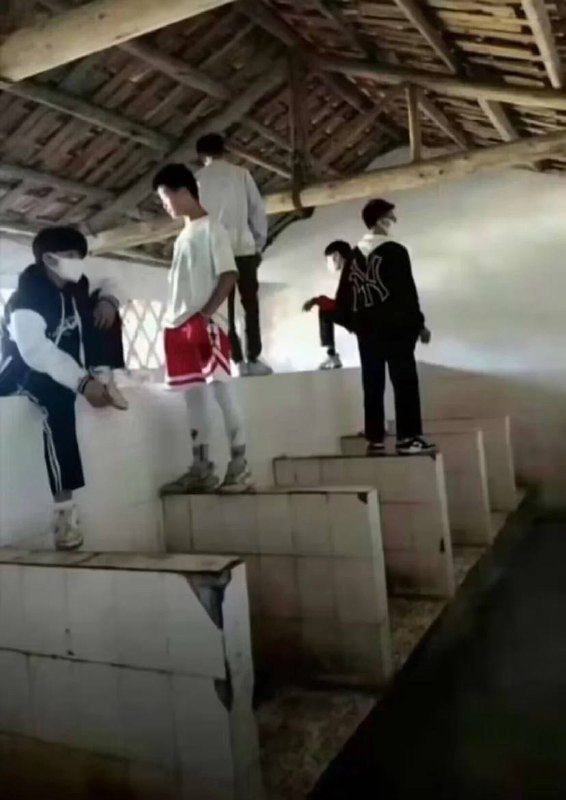 第一条评论绷不住了via Genie Tammy第一条评论绷不住了via Genie Tammy