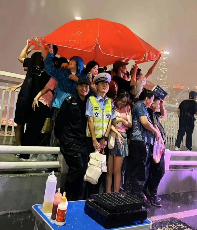 via 犯罪嫌疑人张某