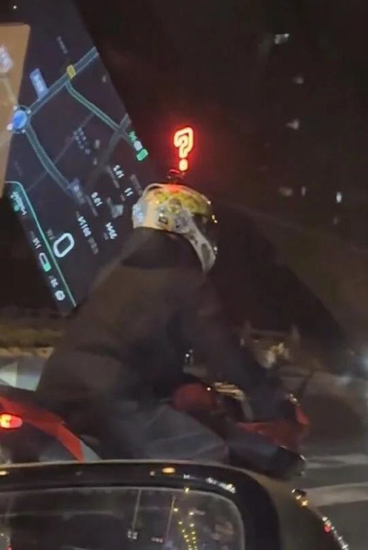 via 8号沙雕网友