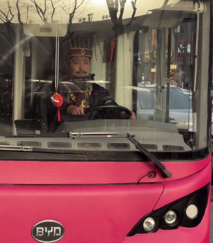 比亚迪秦via Mr.Yan