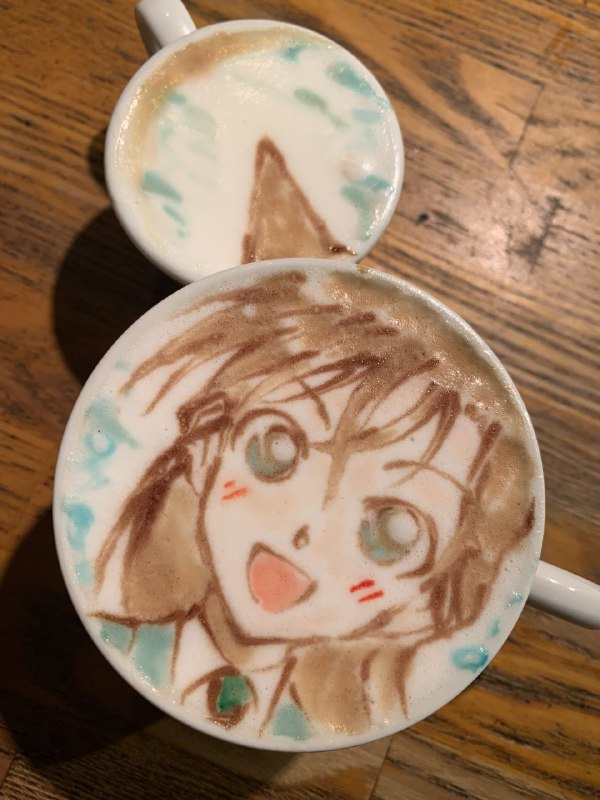 蘭姉ちゃんを描くときにカップを２つ使うのは、もはやラテアートの様式美だと思っている