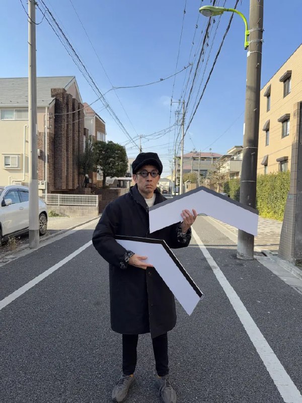 开发了一款能让你仿佛是在Google街景中的展示牌🤔from 平壤卫视开发了一款能让你仿佛是在Google街景中的展示牌🤔from 平壤卫视