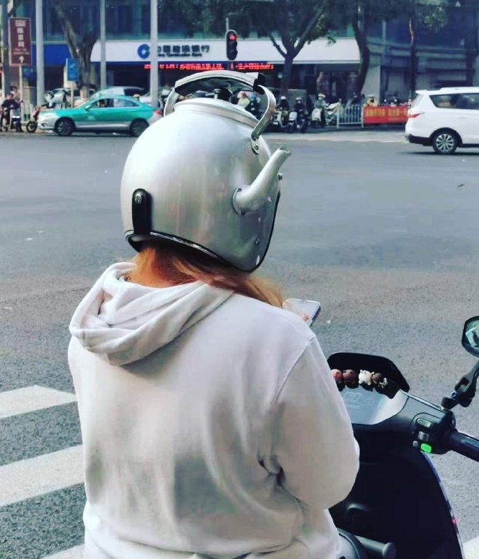 via Lila Lamfrom 每日沙雕墙