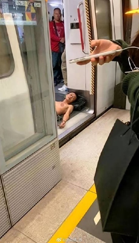 via 8号沙雕网友via 8号沙雕网友