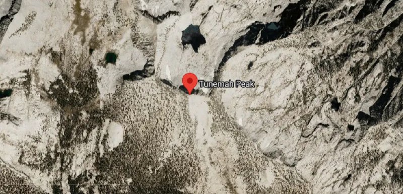 屌你妈峰位于国王峡谷国家公园，海拔3635米