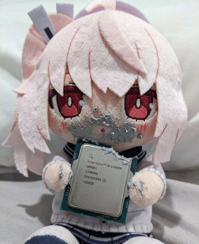 Looks like I'm sitting without a PC for now#BlueArchive #ブルアカ #柚鳥ナツ▎Sourcefrom Anzu什么都发 via Anzu Mayoi