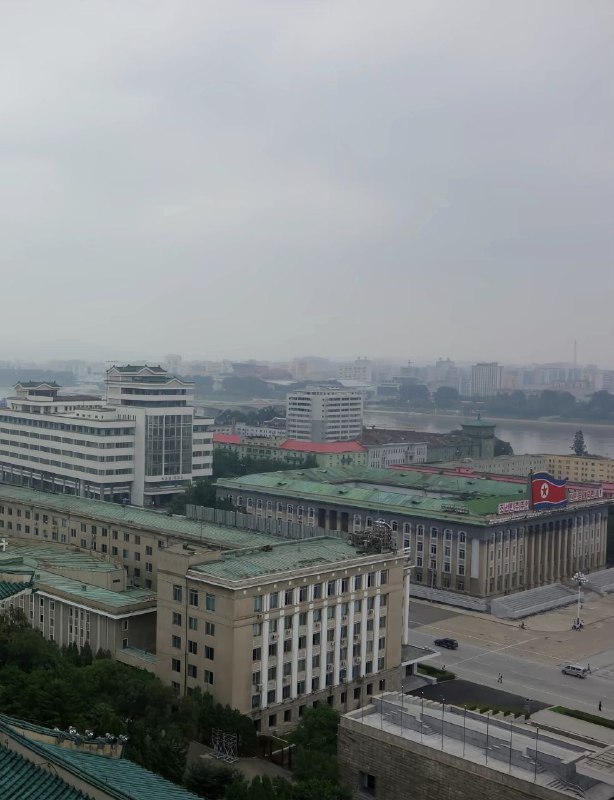 种草这个江边酒店，视野真的很广，能看到江边风景，阴天都能看这么远