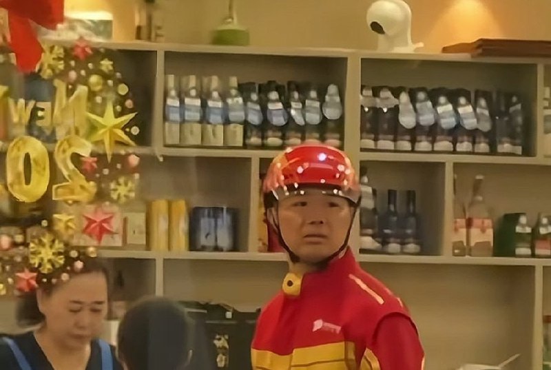 《清华校花爱上送外卖的我》