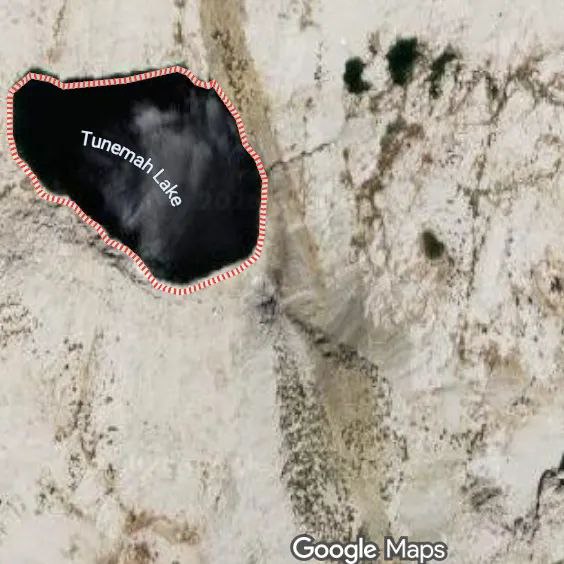 屌你妈峰位于国王峡谷国家公园，海拔3635米